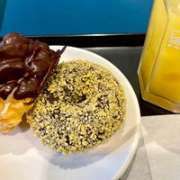 Photo taken at Mister Donut by myodentter on 4/4/2021