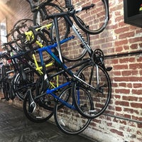 Foto tomada en The Bike Rack  por Brooke H. el 10/26/2018