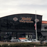 รูปภาพถ่ายที่ Bartels&amp;#39; Harley-Davidson โดย SAM 🇸🇦🇬🇧 เมื่อ 11/13/2018