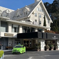 Foto diambil di The Claremont Hotel Club &amp;amp; Spa oleh James C. pada 4/28/2023