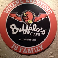 10/17/2013에 Amilcar R.님이 Buffalo&amp;#39;s Cafe에서 찍은 사진