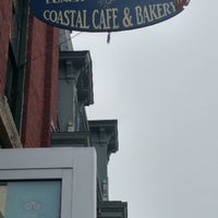 Das Foto wurde bei Coastal Cafe and Bakery von Kristi C. am 9/26/2019 aufgenommen
