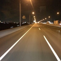 Photo taken at 東名高速道路 安倍川橋 by シャコタン アル on 2/8/2023