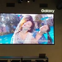 Photo taken at Samsung Experience Store by Damien D. on 6/13/2018