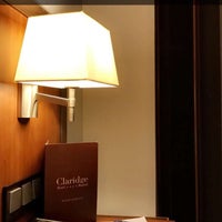 Foto tirada no(a) Hotel Claridge por S♑️ em 8/19/2017