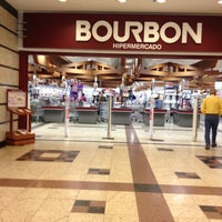 Photo taken at Bourbon Shopping Country by Maria Anete C. on 4/20/2013