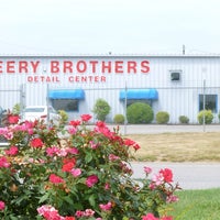 5/9/2015에 Deery Brothers of West Burlington님이 Deery Brothers of West Burlington에서 찍은 사진