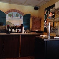 7/3/2014에 David A.님이 Maria&amp;#39;s Pizzeria and Restaurant에서 찍은 사진