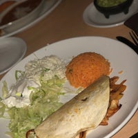 รูปภาพถ่ายที่ Totopo Mexican Kitchen and Bar โดย Andra Z. เมื่อ 7/23/2018