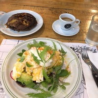 Foto scattata a HM Food Café da Pedro P. il 4/16/2018