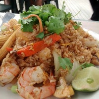 Photo taken at Kaosamai Thai Restaurant &amp; Caterer&#39;s by ngoco d. on 8/13/2014