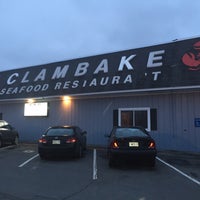 Снимок сделан в Clambake Seafood Restaurant пользователем Sean R. 3/21/2015