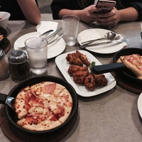 Photo taken at Pizza Hut by jasmine☁️ on 7/4/2016
