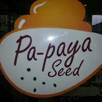 รูปภาพถ่ายที่ Papaya Seed Frozen Yogurt โดย Krystal V. เมื่อ 7/13/2013