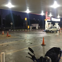 Photo taken at Shell by Isznul K. on 6/7/2016