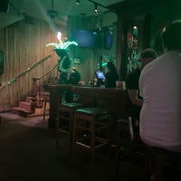Foto diambil di Good Friends Bar &amp;amp; Queenshead Pub oleh Javier A. pada 10/8/2022