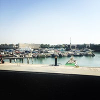 Das Foto wurde bei The Yacht Club نادي اليخوت von Blair Z. am 6/3/2016 aufgenommen