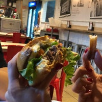 Снимок сделан в F. Ottomanelli Burgers and Belgian Fries пользователем Iaroslava G. 5/7/2018