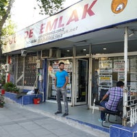 รูปภาพถ่ายที่ Gözde Emlak โดย Cosku เมื่อ 6/24/2013