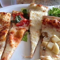 Photo taken at Bella Vista Brazilian Gourmet Pizza by Michelle on 5/5/2013