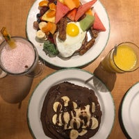 Photo taken at Chez Cora - Breakfast and Lunch by Milad R. on 9/27/2020