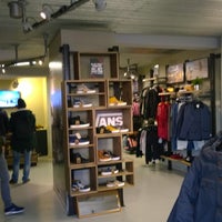 Vans Store - Neude Janskerkhof en Domplein Oudegracht