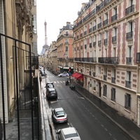 Foto diambil di Hôtel Elysées Union oleh Karlien W. pada 1/20/2018