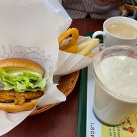 Photo taken at MOS Burger by Tomo T. on 2/27/2021