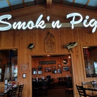 Foto tomada en Smok&amp;#39;n Pig BBQ  por Scott L. el 6/22/2018