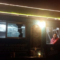 Foto diambil di La Troca Gourmet Food Truck oleh Gabriel M. pada 11/14/2014