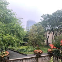 Photo taken at Sculpture Garden - Art Institute of Chicago by Ale E. on 9/28/2019