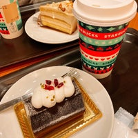 Photo taken at Starbucks by なち on 11/12/2020