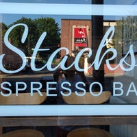 รูปภาพถ่ายที่ Stacks Espresso Bar โดย Danny F. เมื่อ 7/21/2016