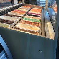 Photo taken at Loop Food Dondurma ve Yeme İçme Dükkanı by Seval U. on 6/5/2021
