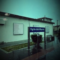 Photo taken at Stazione Forte dei Marmi-Seravezza-Querceta by Ale Lamù on 5/22/2023