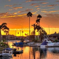 Foto scattata a Duffy Boat Rentals Long Beach da Leah O. il 7/19/2016