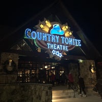 Foto tirada no(a) Country Tonite Theatre por Cynthia C. em 12/11/2016