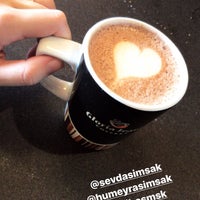 Photo taken at Gloria Jean&amp;#39;s Coffees by Pınar Y. on 8/2/2019