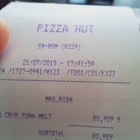 Photo taken at Pizza Hut by Ridha C. on 7/21/2015