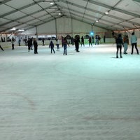 รูปภาพถ่ายที่ Ice Arena โดย ANGEL G. เมื่อ 1/27/2013