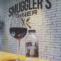 Foto tomada en Smuggler&amp;#39;s Diner  por veselina® el 5/8/2017