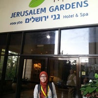Photo taken at Jerusalem Gardens Hotel מלון גני ירושלים by Defit on 5/13/2013