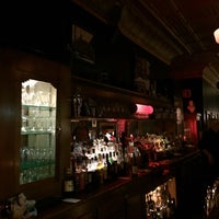 Foto diambil di Weegee&amp;#39;s Lounge oleh Owen H. pada 5/16/2017