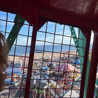 Photo taken at Deno&amp;#39;s Wonder Wheel by Owen H. on 9/2/2022