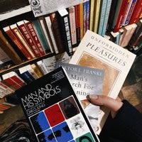 Photo taken at Shakespeare &amp;amp; Company by hoora on 12/26/2023