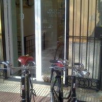 Foto tirada no(a) Daily Bicycle Co. por Enrique G. em 11/23/2012