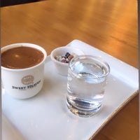 รูปภาพถ่ายที่ The MOON Restaurant &amp;amp; Cafe โดย Gmş G. เมื่อ 3/19/2019