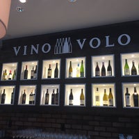 Foto tirada no(a) Vino Volo Wine Bar por Bob C. em 6/8/2016