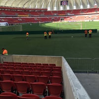 รูปภาพถ่ายที่ Estádio Beira-Rio โดย Roger A. เมื่อ 10/24/2015