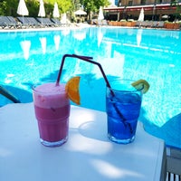 Photo taken at Asrın Beach Hotel by 𝓗𝓪𝓼𝓪𝓷 . on 5/8/2022